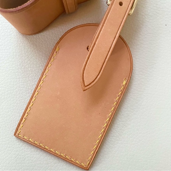 LOUIS VUITTON Leather Luggage Tag & Poignet Set 🧳 AMAZING CONDITION 🏷️ - Picture 4 of 10